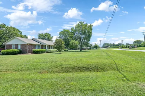 Exterior - 1336 Sharp Springs Rd, Decherd, TN 37324 photo 4 of 34
