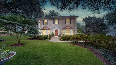 1220 Chickasaw Rd, Paris, TN 38242