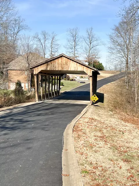 50 Sequoyah Trl, Cadiz, KY 42211