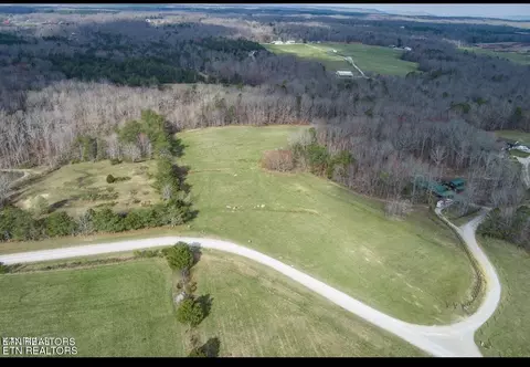297 Hitchin Post Dr, Jamestown, TN 38556