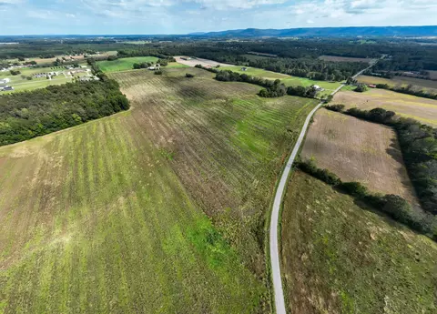 1 Newt Vanattia Rd, Hillsboro, TN 37342