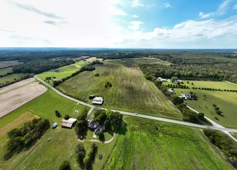 1 Clarence Finney Rd, Hillsboro, TN 37342