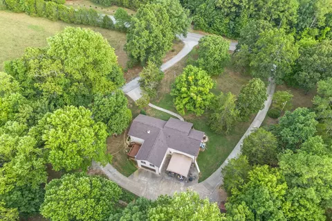 7374 Old Franklin Rd, Fairview, TN 37062