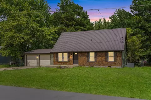 509 Jewel Dr, Clarksville, TN 37042