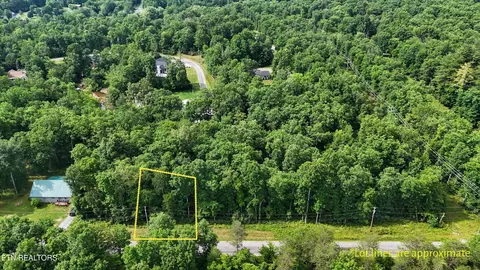 1008 War Eagle Dr, Crossville, TN 38572