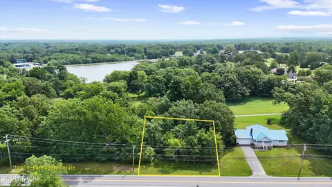 32 Dunbar Rd, Crossville, TN 38572