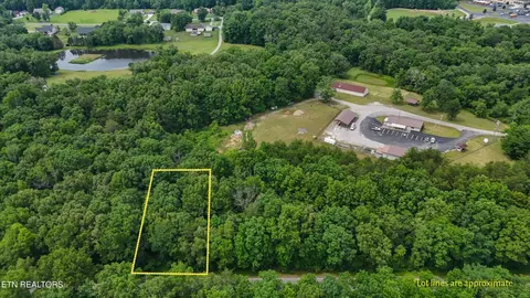 7030 Ute Ln, Crossville, TN 38572