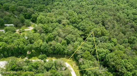 6109 Running Creek Dr, Crossville, TN 38572
