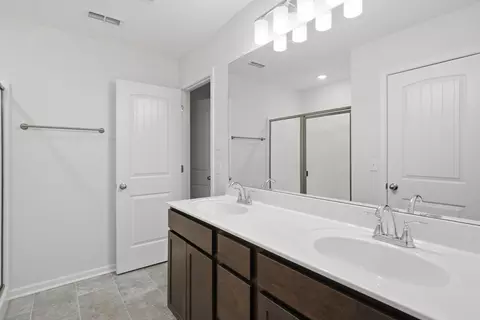 Bath - 4015 Colleton Ln, Murfreesboro, TN 37128 photo 2 of 2