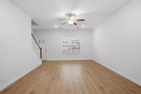 Living - 4015 Colleton Ln, Murfreesboro, TN 37128 photo 1 of 3