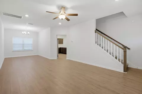 Living - 4015 Colleton Ln, Murfreesboro, TN 37128 photo 3 of 3