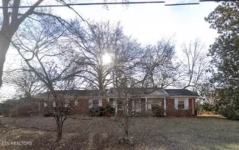 4900 Macrama Ln, Powell, TN 37849