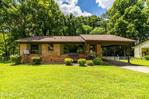 2822 Willocks Ave, Maryville, TN 37804