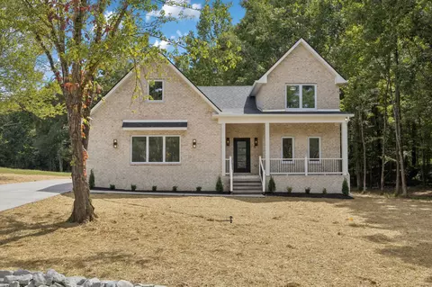 Exterior - 1045 Twin Pine Rd, Dickson, TN 37055 photo 2 of 15