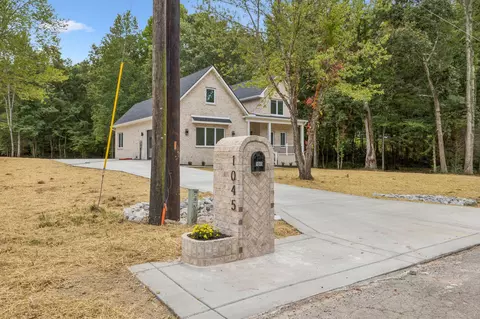 Exterior - 1045 Twin Pine Rd, Dickson, TN 37055 photo 12 of 15