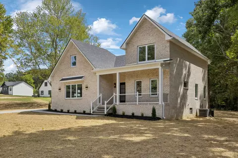 Exterior - 1045 Twin Pine Rd, Dickson, TN 37055 photo 13 of 15