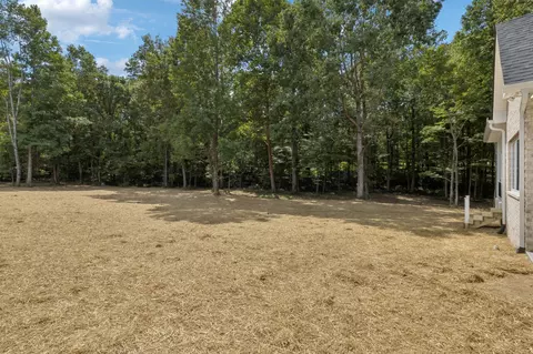 Exterior - 1045 Twin Pine Rd, Dickson, TN 37055 photo 10 of 15