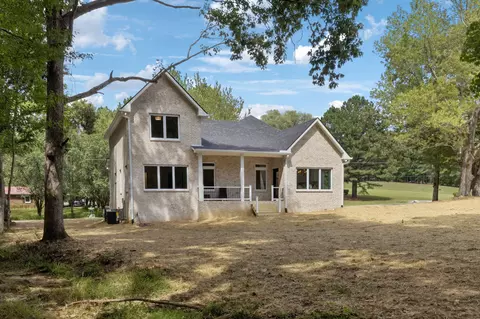 Exterior - 1045 Twin Pine Rd, Dickson, TN 37055 photo 8 of 15