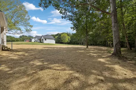 Exterior - 1045 Twin Pine Rd, Dickson, TN 37055 photo 9 of 15