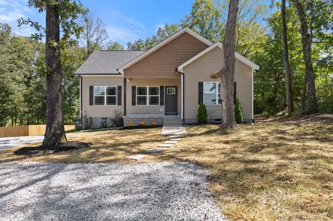 1232 N Charlotte St, Dickson, TN 37055