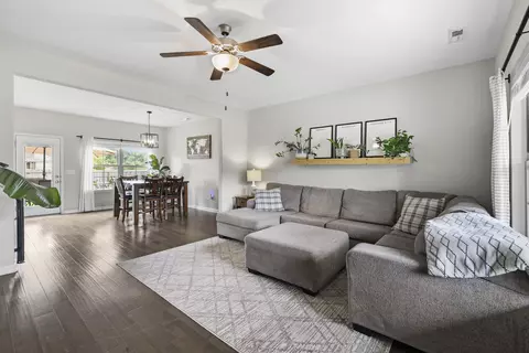 525 Ruby Oaks Ln, Murfreesboro, TN 37128