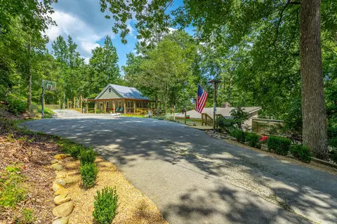 210 Sunset Ct, Spring City, TN 37381