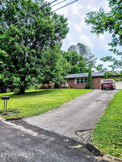 1416 Harmony Rd, Knoxville, TN 37912