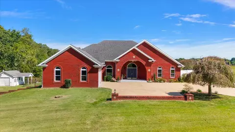140 Tyler Ct W, Leoma, TN 38468