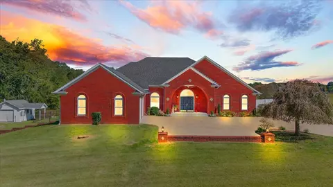 140 Tyler Ct W, Leoma, TN 38468