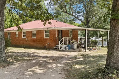 58 Swift St W, Mcewen, TN 37101