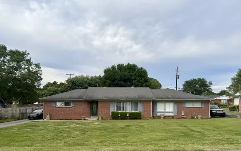 1718 Clarence Dr, Hopkinsville, KY 42240