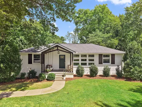 5205 Stallworth Dr, Nashville, TN 37220