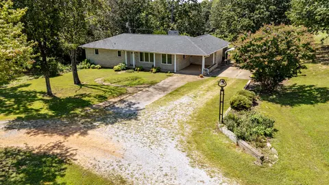 1321 Natural Bridge Rd, Waynesboro, TN 38485
