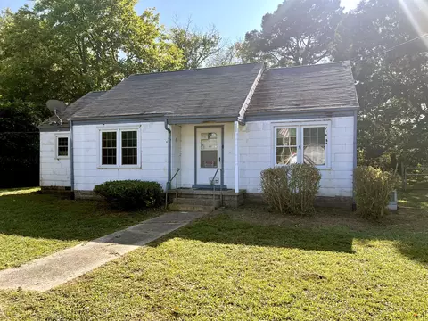815 Cedar Ln, Tullahoma, TN 37388