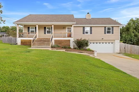 1231 Woodsage Dr, Soddy Daisy, TN 37379