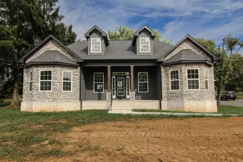 126 Maple Grove Rd, Lafayette, TN 37083