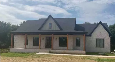1056 Founders Ln, Portland, TN 37148
