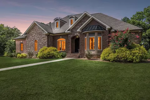 3648 Trousdale Ln, Columbia, TN 38401