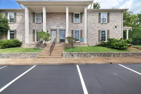 102 Northcrest Ct, Nashville, TN 37211