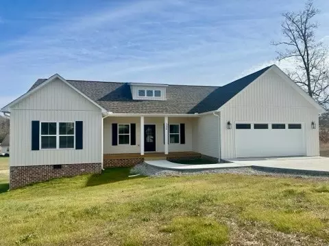 226 Blackberry Ln, Sparta, TN 38583
