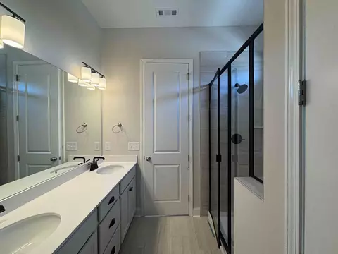 Bath - 2000 Ruby Mae Aly, Antioch, TN 37013 photo 1 of 2