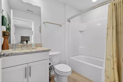 Bath - 343 William Dylan Dr, Murfreesboro, TN 37129 photo 2 of 4