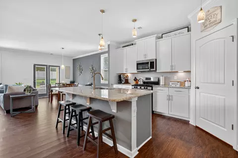 Kitchen - 343 William Dylan Dr, Murfreesboro, TN 37129 photo 6 of 9