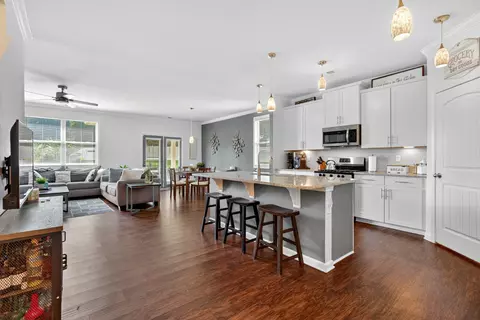 Kitchen - 343 William Dylan Dr, Murfreesboro, TN 37129 photo 7 of 9