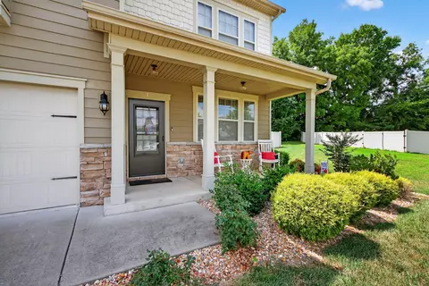 Exterior - 343 William Dylan Dr, Murfreesboro, TN 37129 photo 5 of 14