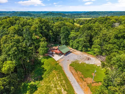 195 Curtis Rd, Fayetteville, TN 37334