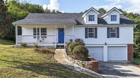 906 Clay Hill Dr, Soddy Daisy, TN 37379