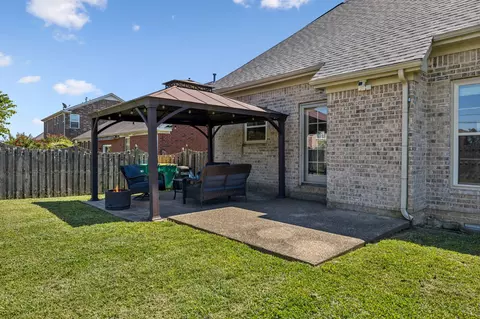 Exterior - 2009 Keiser St, Spring Hill, TN 37174 photo 4 of 8