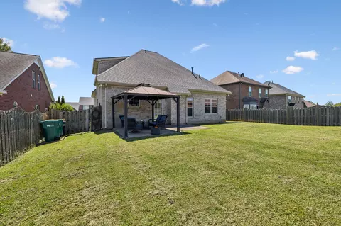 Exterior - 2009 Keiser St, Spring Hill, TN 37174 photo 6 of 8
