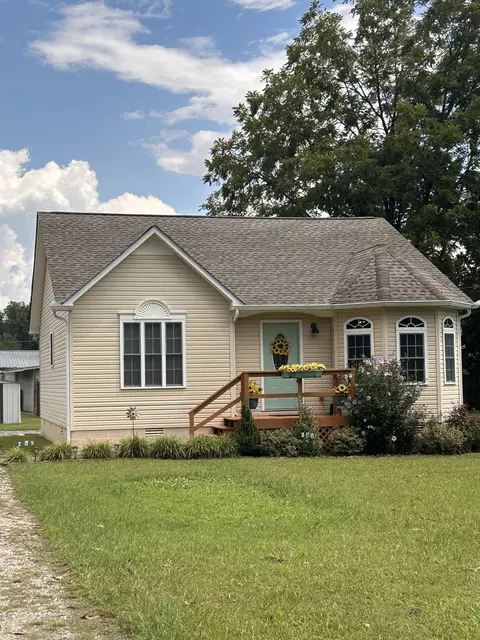 745 Hendrixson Dr, Manchester, TN 37355
